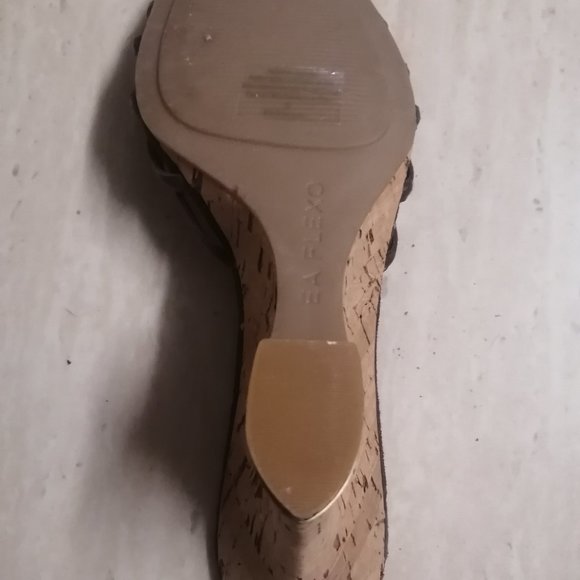 Brand new ENZO ANGIOLINI Sandals. Size 9 but fit like a size 8 - Picture 4 of 10